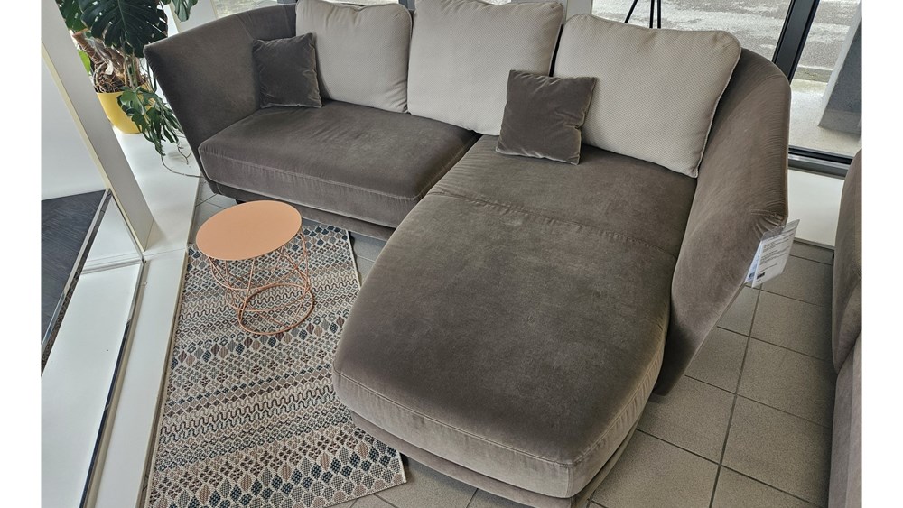 Outlet namještaj ,Nedodijeljena ROLF BENZ Sjedeća garnitura Tondo 540  0x0 3999,00 EUR 193706 AKCIJA