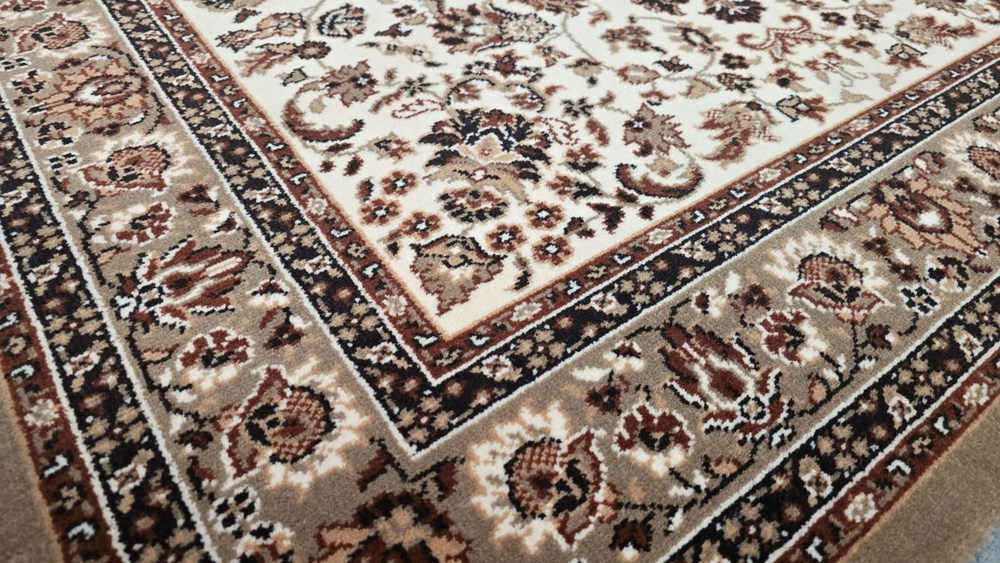 Strojni tepisi SAPHIR 125x180 237,00 EUR 171998