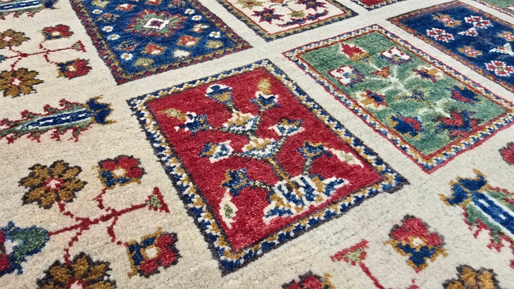 Tepisi ručni rad KAZAK 121x170 515,00 EUR 204057