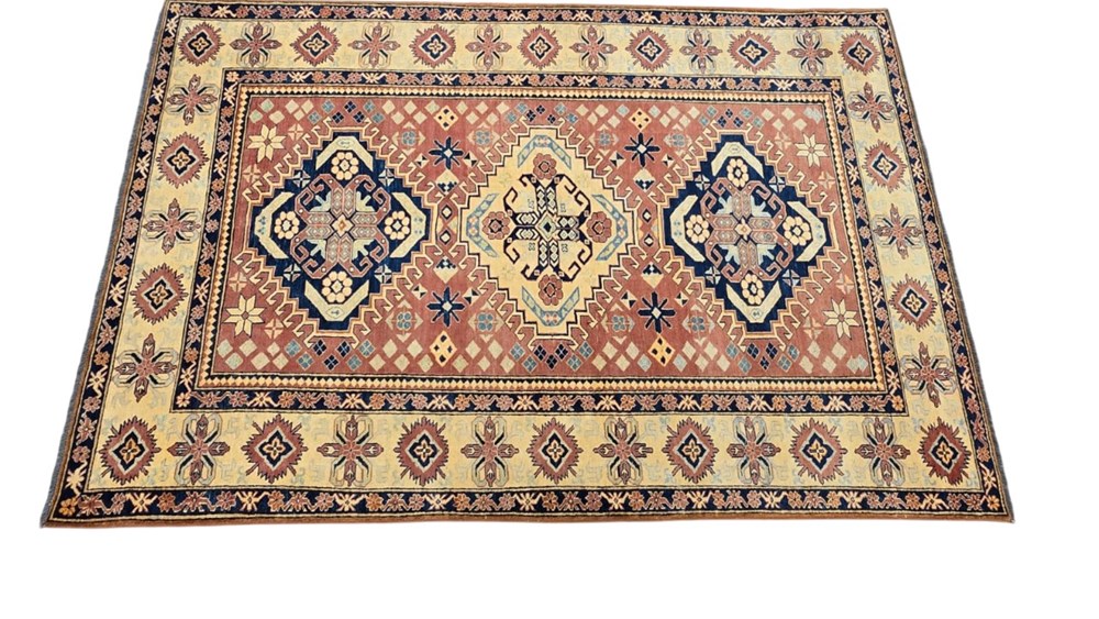 Tepisi ručni rad,Posebna ponuda KAZAK 195x284 756,12 EUR 93600 AKCIJA