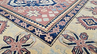 Tepisi ručni rad,Posebna ponuda KAZAK 195x284 756,12 EUR 93600 AKCIJA