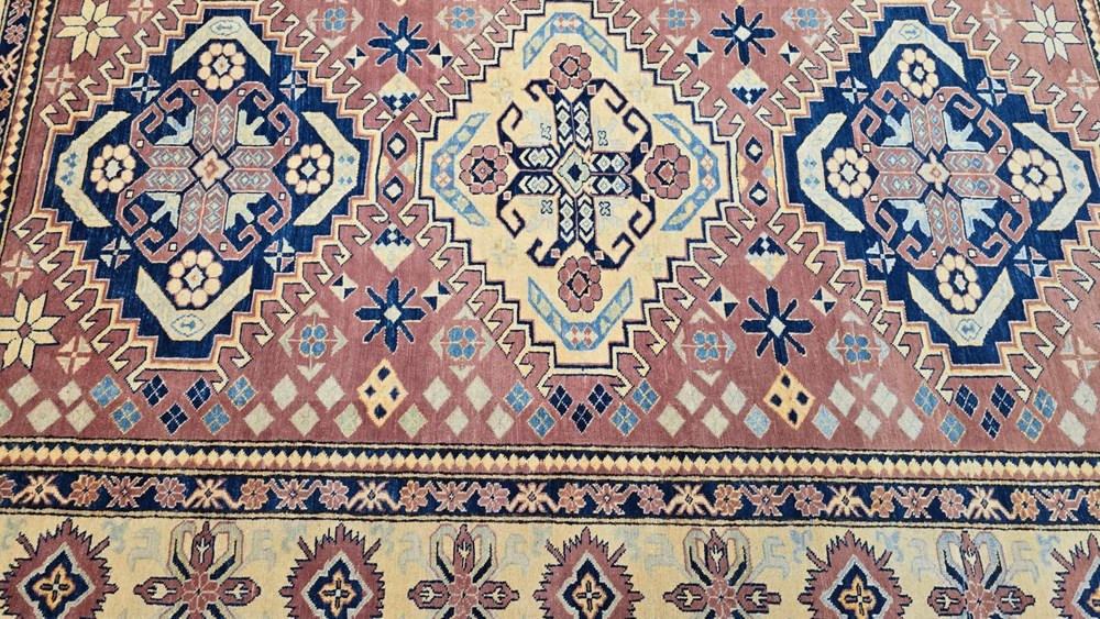 Tepisi ručni rad,Posebna ponuda KAZAK 195x284 756,12 EUR 93600 AKCIJA