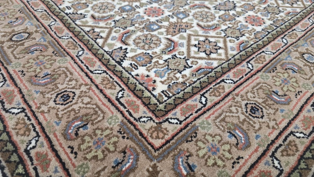 Tepisi ručni rad SHAHI 153x199 1699,00 EUR 204271